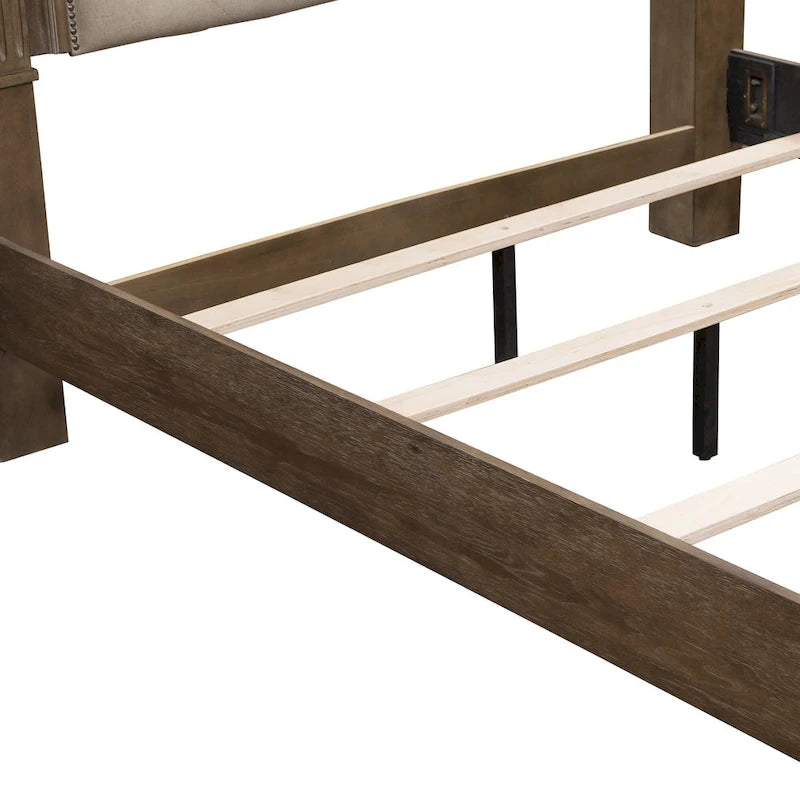 Himmelbett mit Kastanien-Finish