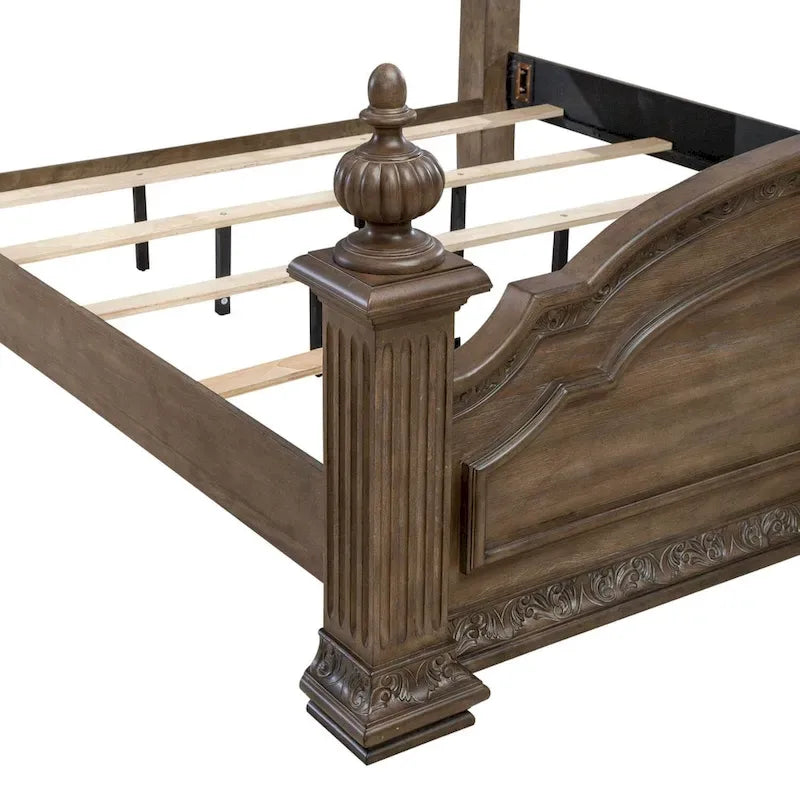 Himmelbett mit Kastanien-Finish