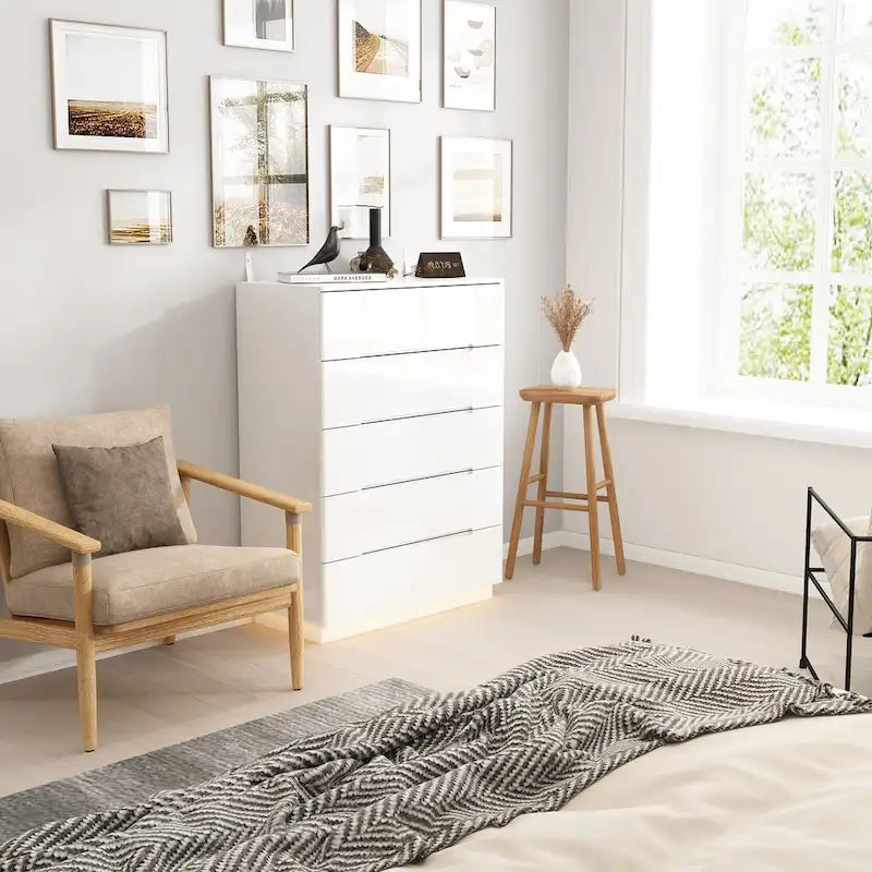 31.5 High Gloss Chest With Light Chest w/5 Drawers&Spacious Tabletop