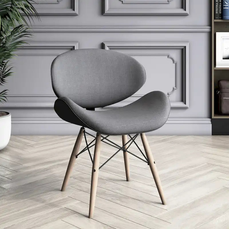 Fauteuil d’appoint de style mi-siècle en similicuir noir avec pieds en bois évasés