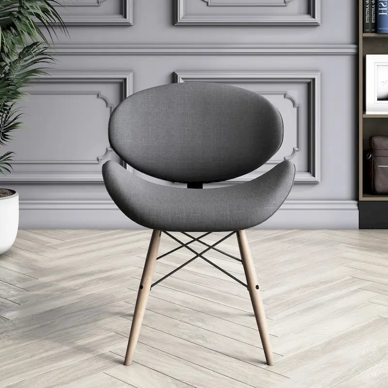 Fauteuil d’appoint de style mi-siècle en similicuir noir avec pieds en bois évasés