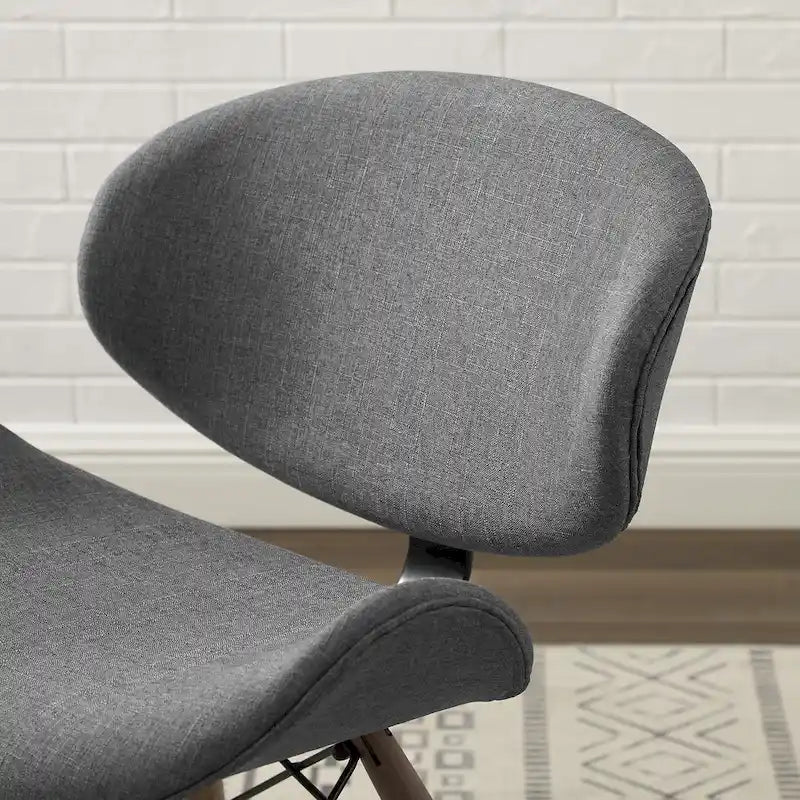 Fauteuil d’appoint de style mi-siècle en similicuir noir avec pieds en bois évasés