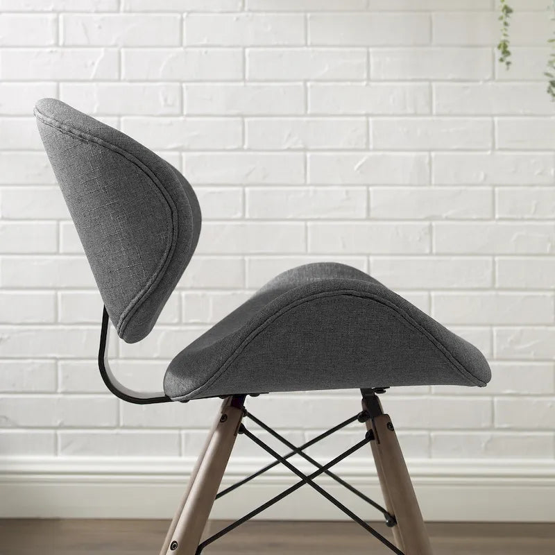 Fauteuil d’appoint de style mi-siècle en similicuir noir avec pieds en bois évasés