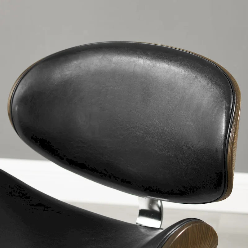 Fauteuil d’appoint de style mi-siècle en similicuir noir avec pieds en bois évasés