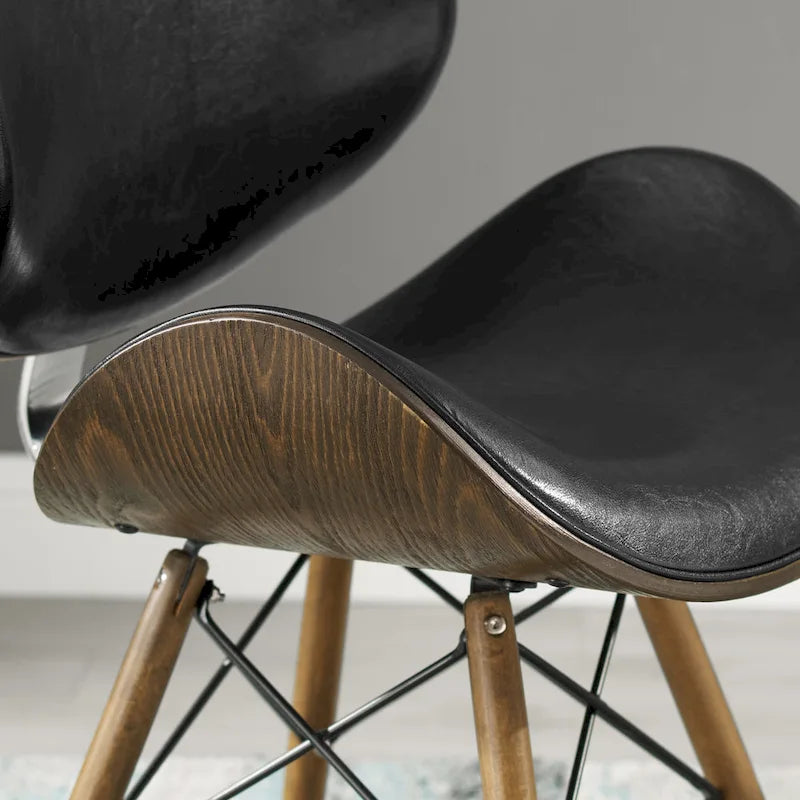 Fauteuil d’appoint de style mi-siècle en similicuir noir avec pieds en bois évasés