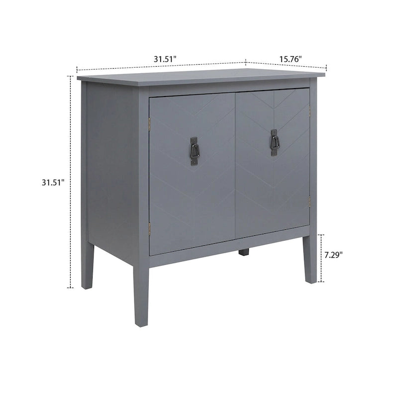 Modern-eleganter Holzschrank mit metallenen Griffen in Antikmessingoptik